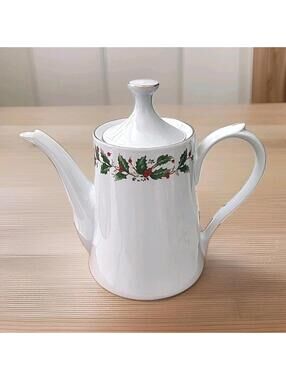 Vintage 1980s China Pearl Fine China, Noel Pattern, Coffee/ Tea Pot